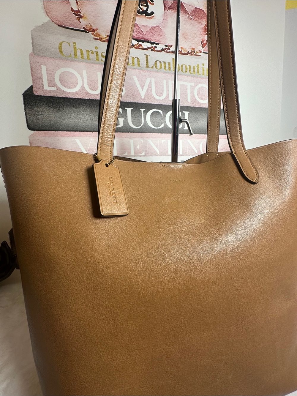 Coach Manhatan Tan Leather Tote Bag - Picture 4 of 13